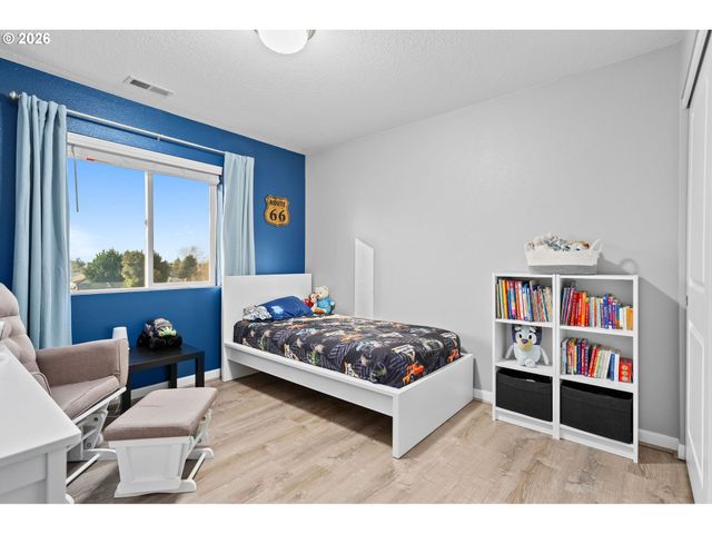 128 FINNEYS Ave, Molalla, OR 97038