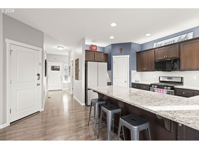 128 FINNEYS Ave, Molalla, OR 97038