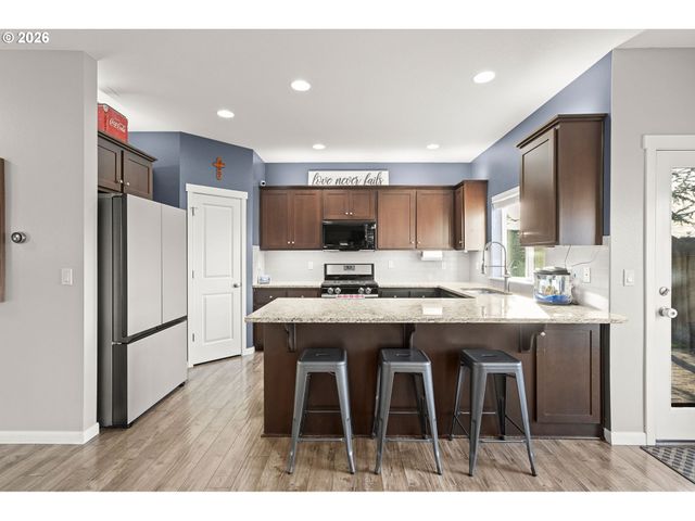 128 FINNEYS Ave, Molalla, OR 97038