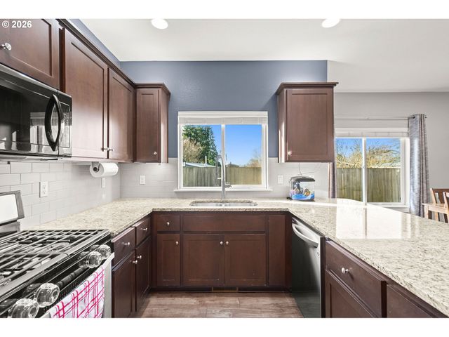 128 FINNEYS Ave, Molalla, OR 97038