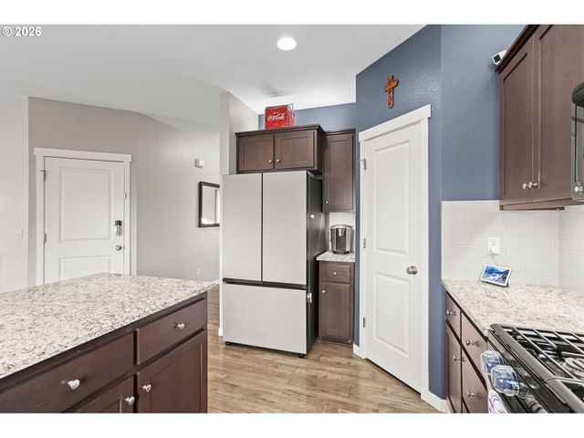 128 FINNEYS Ave, Molalla, OR 97038