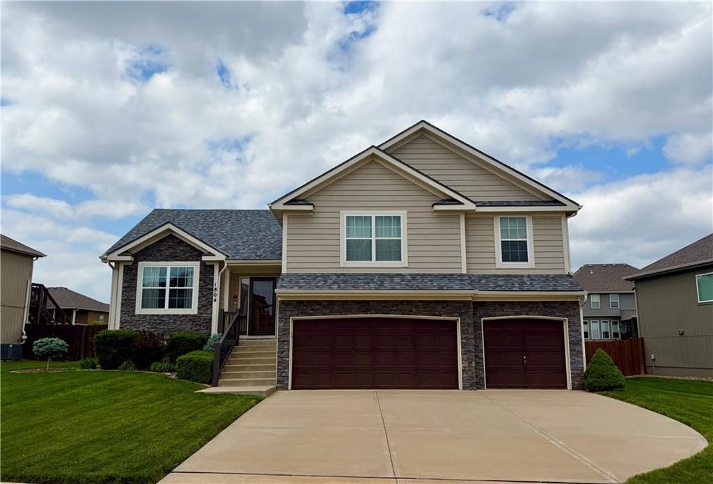 1804 NW 94th Terrace, Kansas City, MO 64155