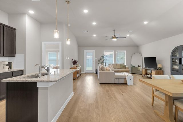 1207 Cavalry Junction Drive, Alvin, TX 77511