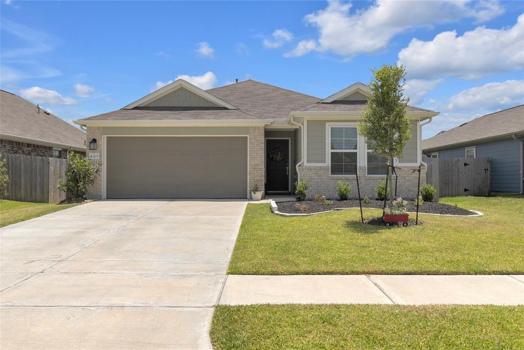 1207 Cavalry Junction Drive, Alvin, TX 77511
