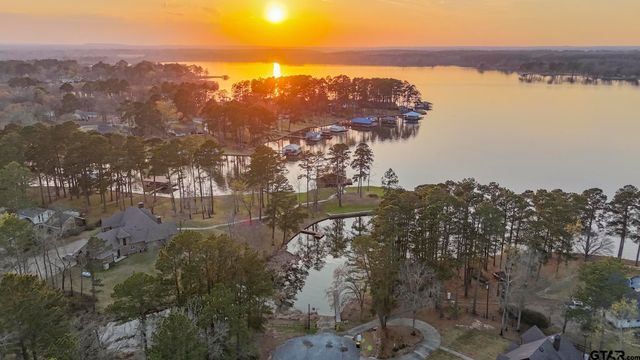 18208 N Lakeview, Troup, TX 75789