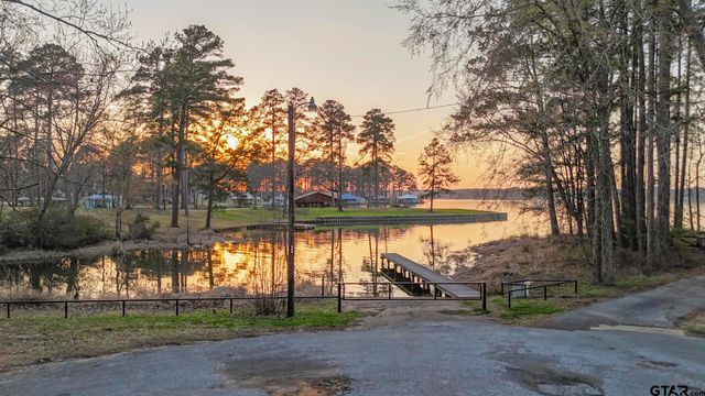 18208 N Lakeview, Troup, TX 75789