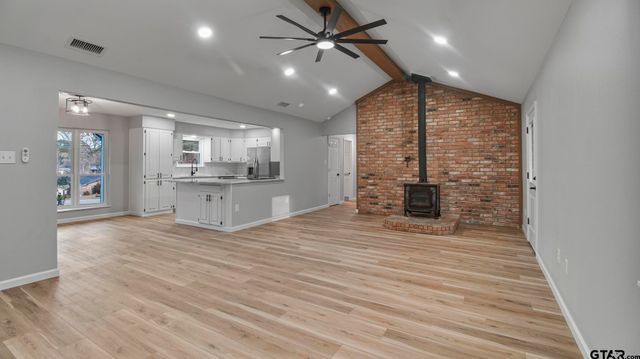 18208 N Lakeview, Troup, TX 75789