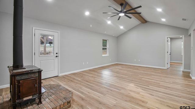 18208 N Lakeview, Troup, TX 75789