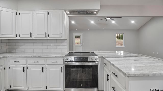 18208 N Lakeview, Troup, TX 75789