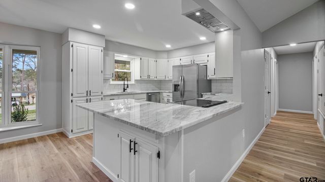 18208 N Lakeview, Troup, TX 75789