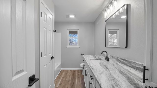 18208 N Lakeview, Troup, TX 75789