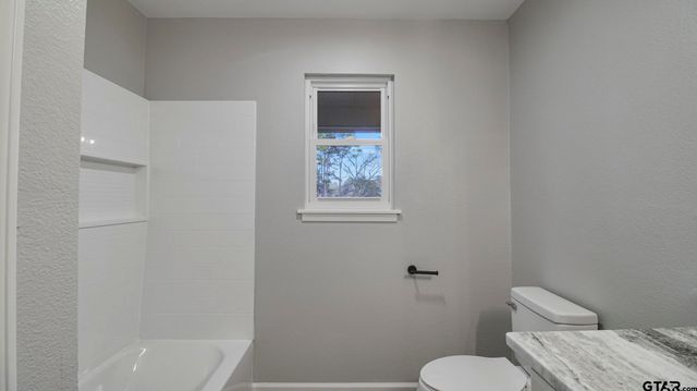 18208 N Lakeview, Troup, TX 75789