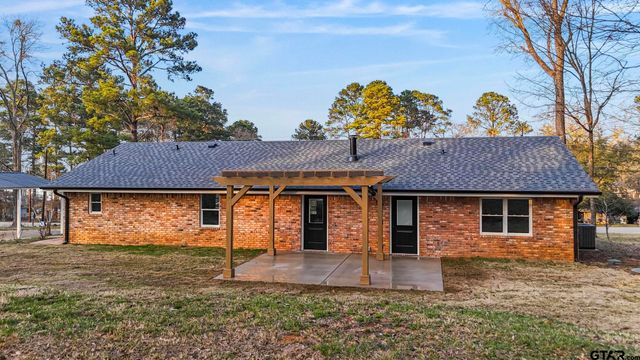18208 N Lakeview, Troup, TX 75789