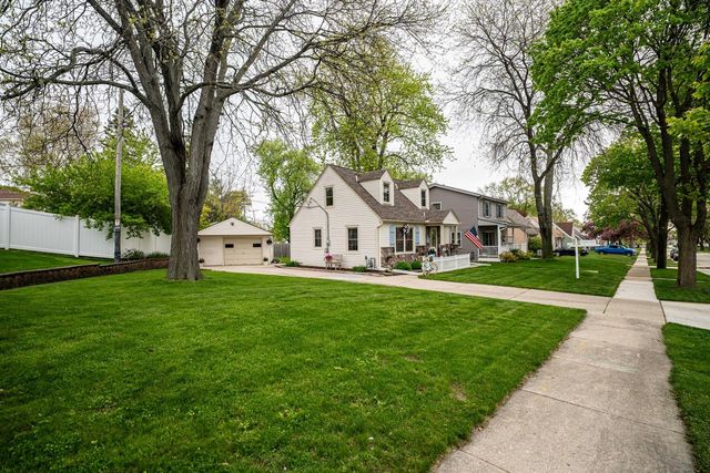 8718 Stuth AVENUE, West Allis, WI 53227