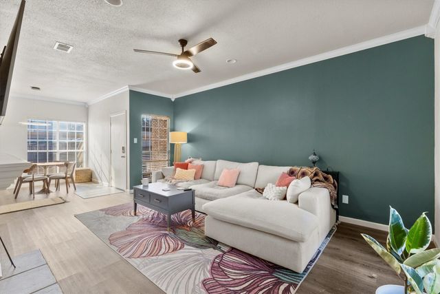 3550 Country Square Drive 111, Carrollton, TX 75006