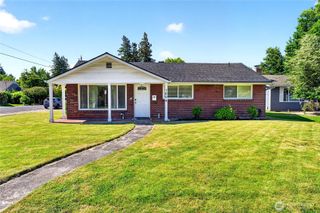 1604 W Pioneer Avenue, Puyallup, WA 98371