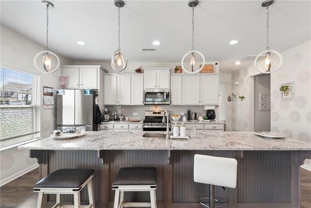 2530 William joseph Lane, High Point, NC 27265