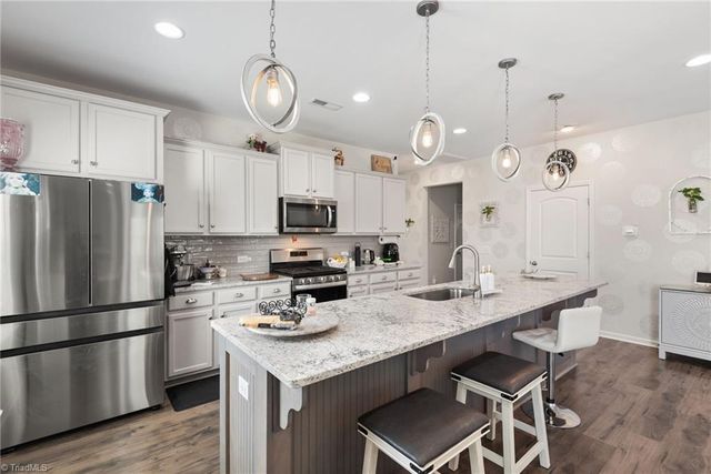 2530 William joseph Lane, High Point, NC 27265