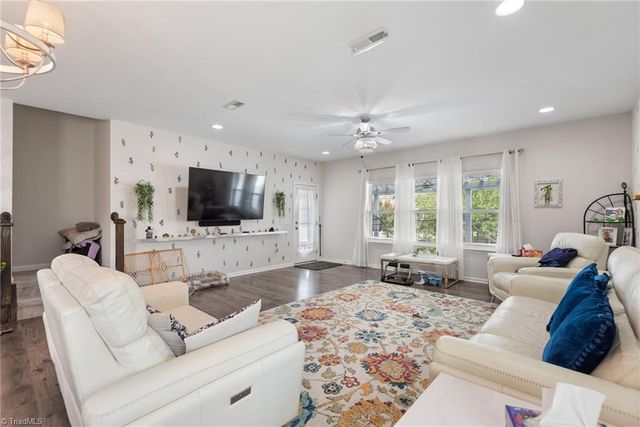 2530 William joseph Lane, High Point, NC 27265