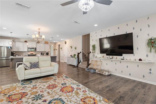 2530 William joseph Lane, High Point, NC 27265