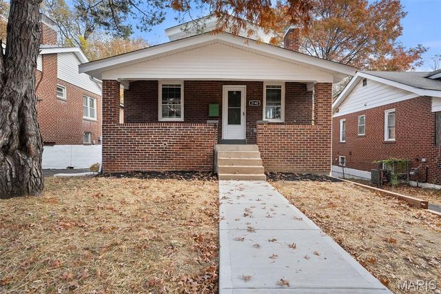2140 Princeton Place, Richmond Heights, MO 63117