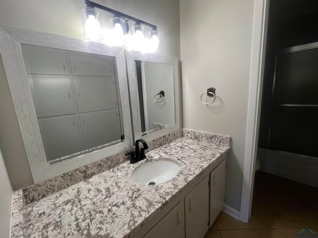 108 Hughes, Marshall, TX 75672