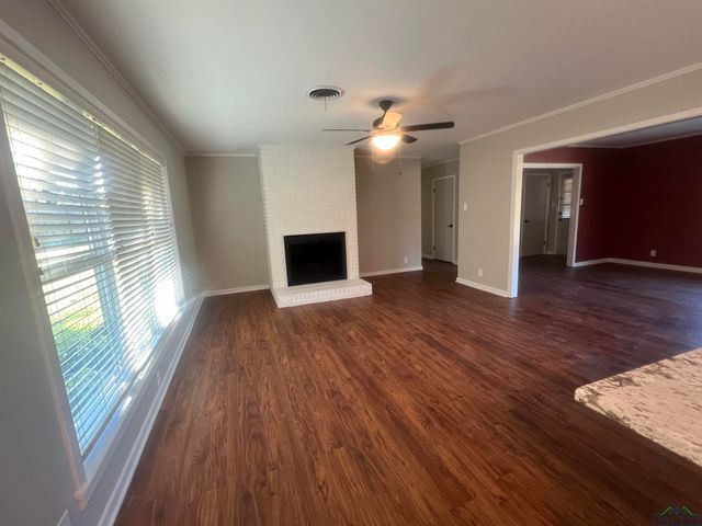 108 Hughes, Marshall, TX 75672