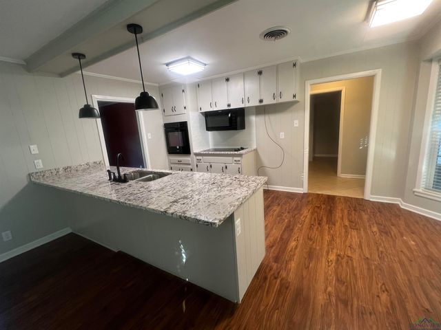 108 Hughes, Marshall, TX 75672