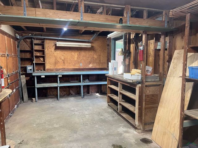 108 Hughes, Marshall, TX 75672