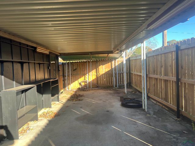 108 Hughes, Marshall, TX 75672