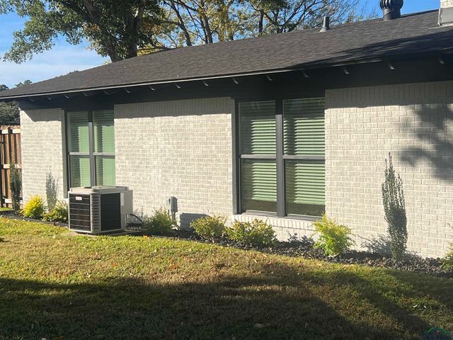 108 Hughes, Marshall, TX 75672