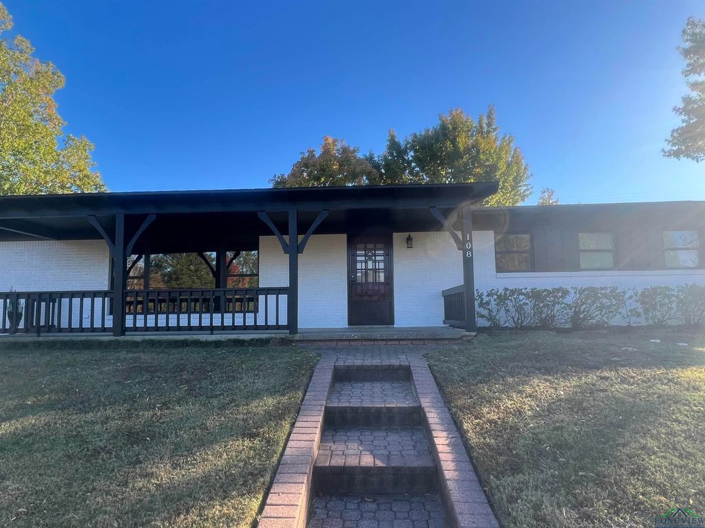 108 Hughes, Marshall, TX 75672