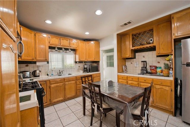 2756 W 15th Street, Los Angeles, CA 90006