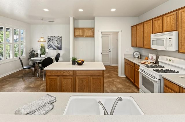 2683 Kingfisher Ln, Lincoln, CA 95648