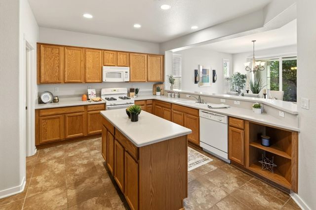 2683 Kingfisher Ln, Lincoln, CA 95648