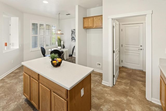 2683 Kingfisher Ln, Lincoln, CA 95648
