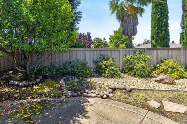 2683 Kingfisher Ln, Lincoln, CA 95648