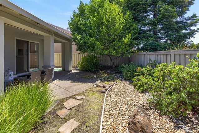 2683 Kingfisher Ln, Lincoln, CA 95648