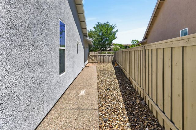 2683 Kingfisher Ln, Lincoln, CA 95648