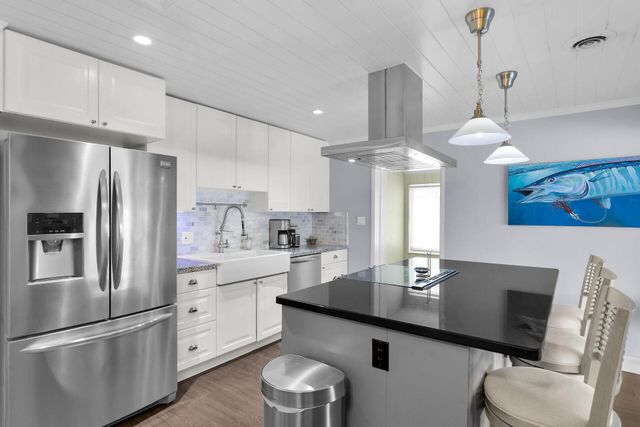 S 375 Coconut Palm Boulevard, Plantation Key, FL 33070