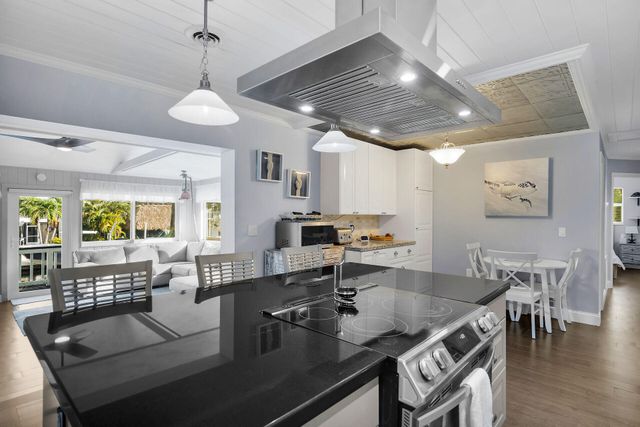 S 375 Coconut Palm Boulevard, Plantation Key, FL 33070