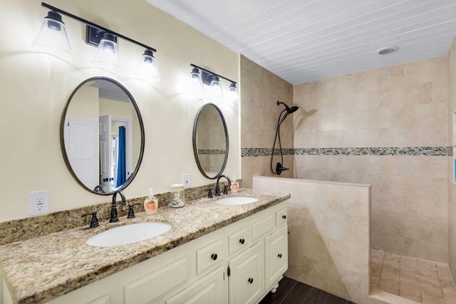 S 375 Coconut Palm Boulevard, Plantation Key, FL 33070