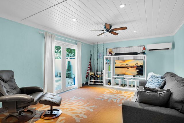 S 375 Coconut Palm Boulevard, Plantation Key, FL 33070