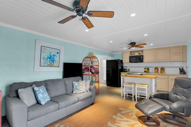 S 375 Coconut Palm Boulevard, Plantation Key, FL 33070