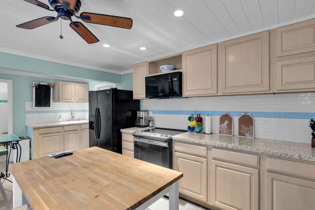 S 375 Coconut Palm Boulevard, Plantation Key, FL 33070