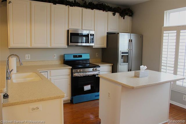 387 Cherry Orchard Road, Canton, MI 48188