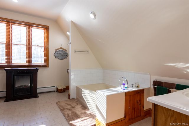 70 Camp Drive, Rhinebeck, NY 12572