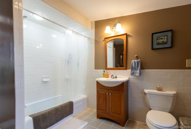 70 Camp Drive, Rhinebeck, NY 12572