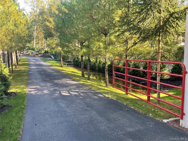 70 Camp Drive, Rhinebeck, NY 12572