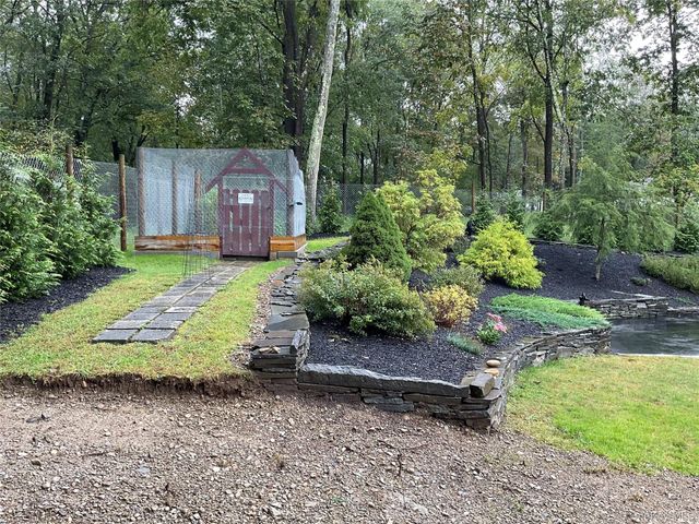 70 Camp Drive, Rhinebeck, NY 12572